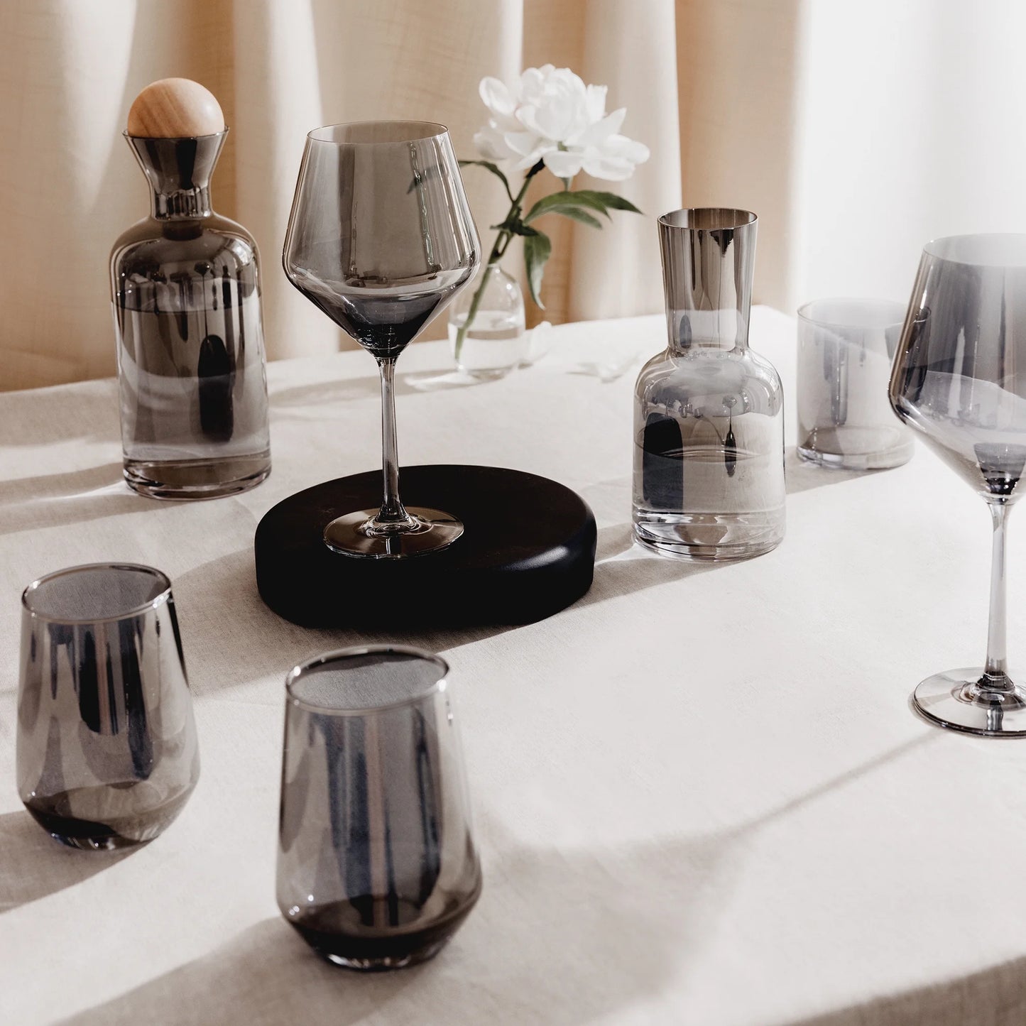 23 Fl Oz 4-Pack Angled Wine Glass Set, Smoke Finish