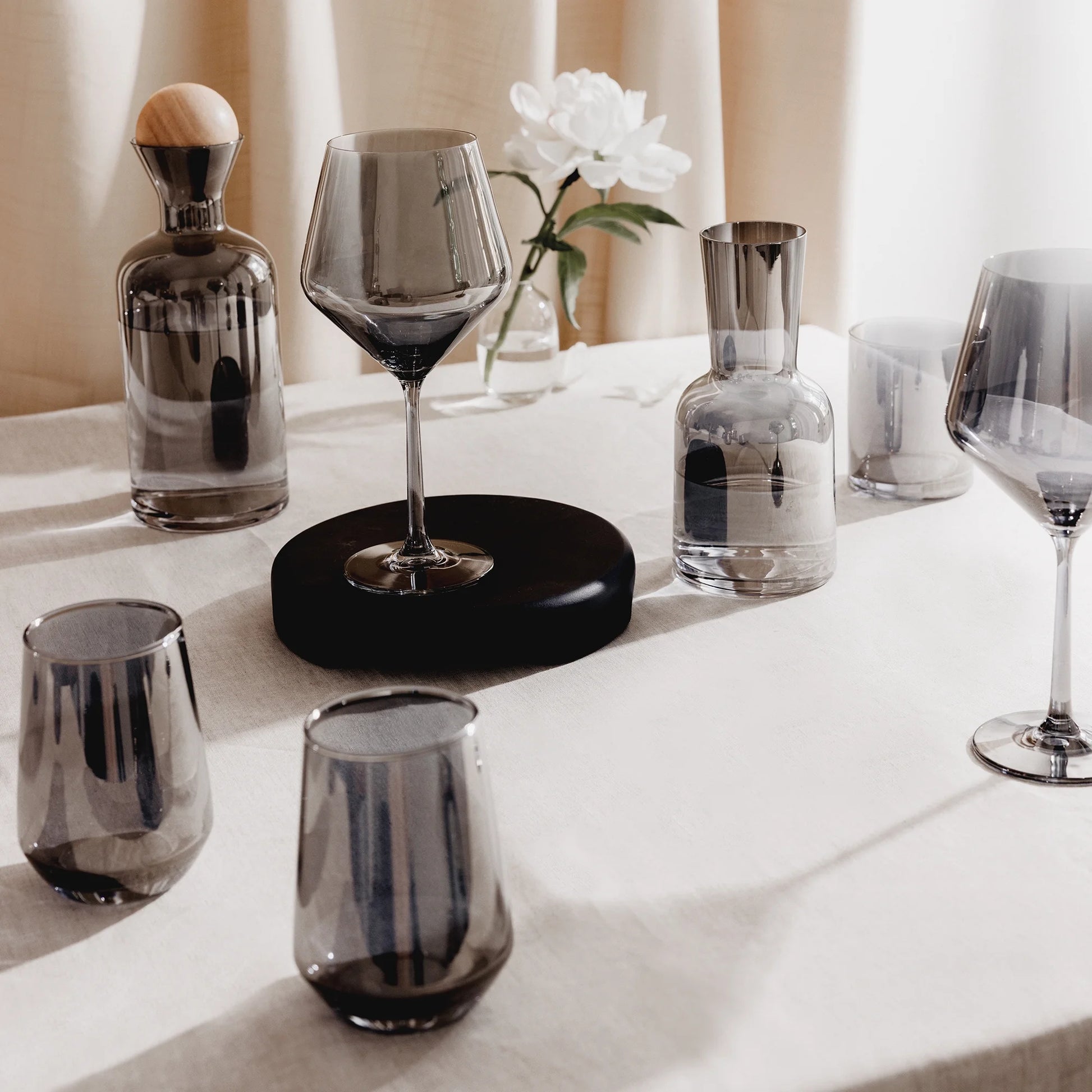 23 Fl Oz 4-Pack Angled Wine Glass Set, Smoke Finish